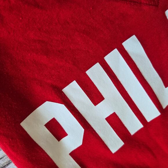 Victoria's Secret PINK 5th & Ocean Philadelphia Phillies Tee Shirt sz XS - Picture 4 of 5